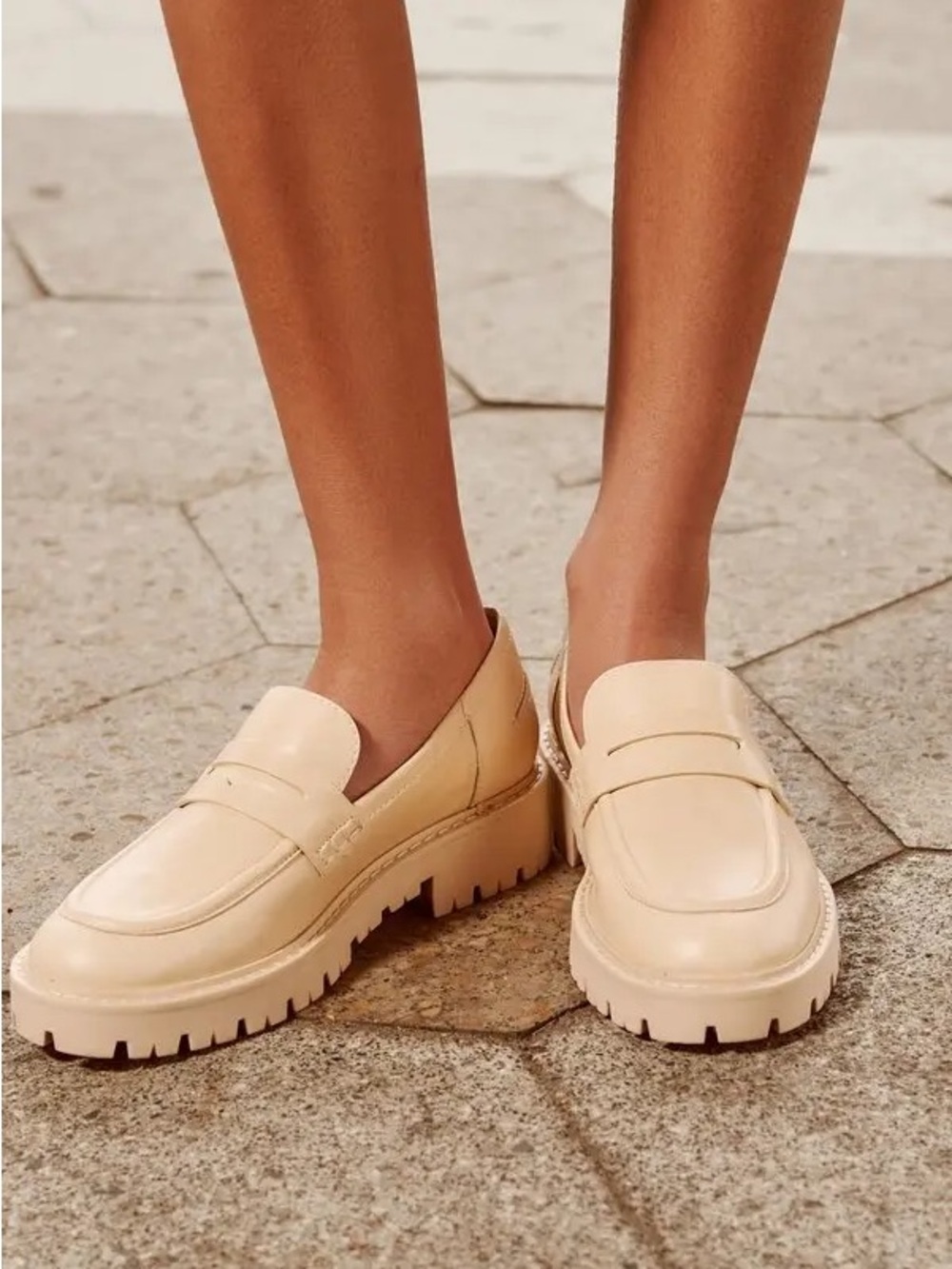 Schutz Christie Weekend Leather Lug Sole Loafers Beige Shell Women’s 9B